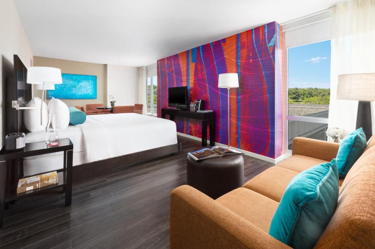 Hotel Indigo Boston - Newton Riverside Exterior foto
